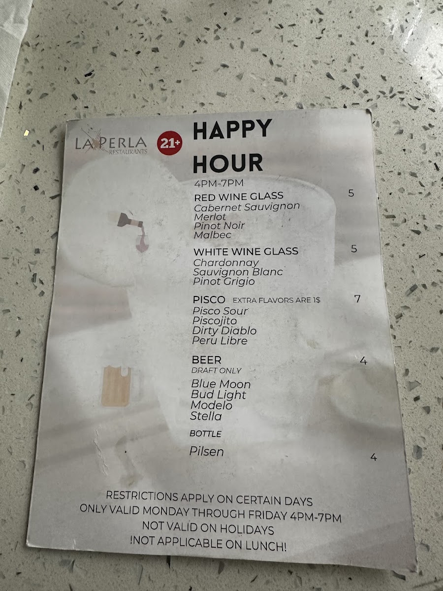 La Perla Seafood Bar & Grill - 7