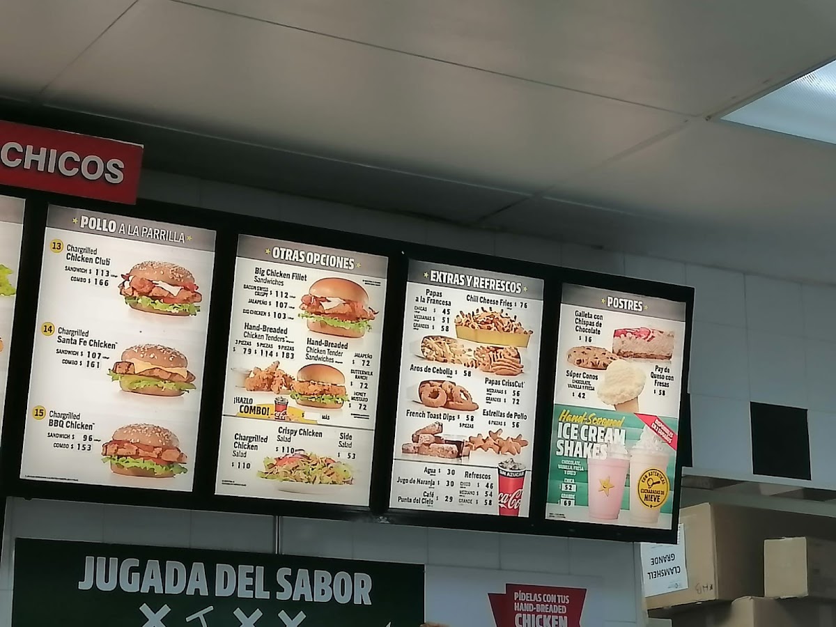 Carl's Jr Aeropuerto - 8