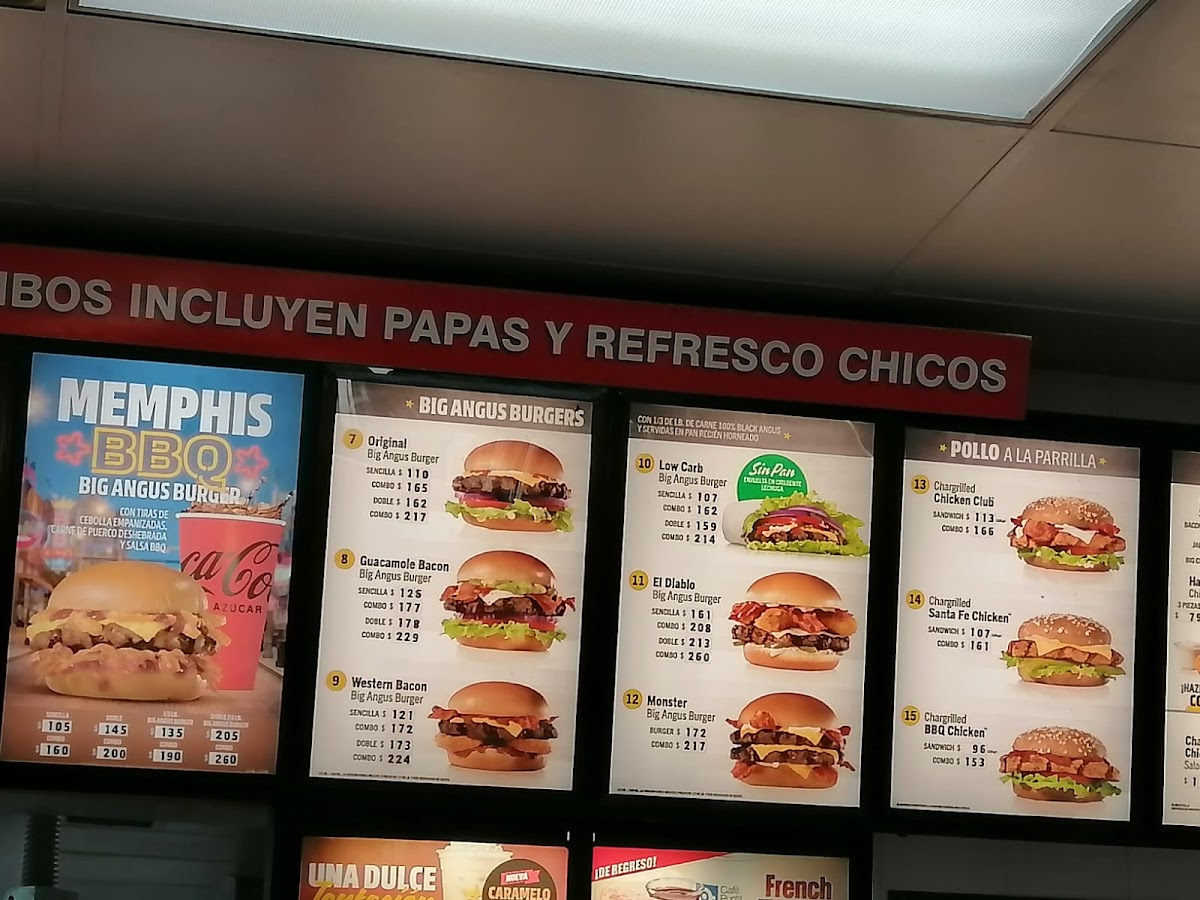 Carl's Jr Aeropuerto - 9