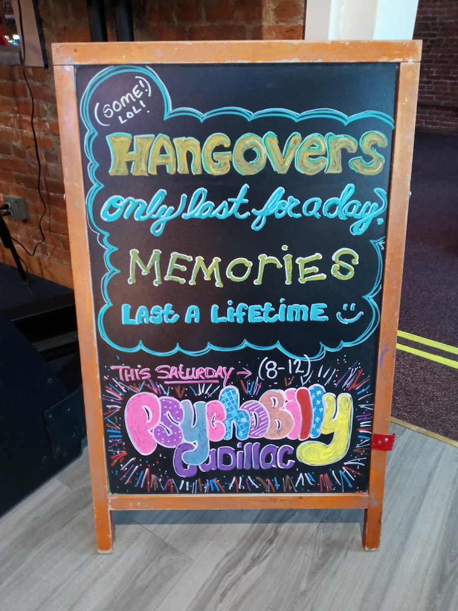 Fat Boyz Grill & Bar - 7