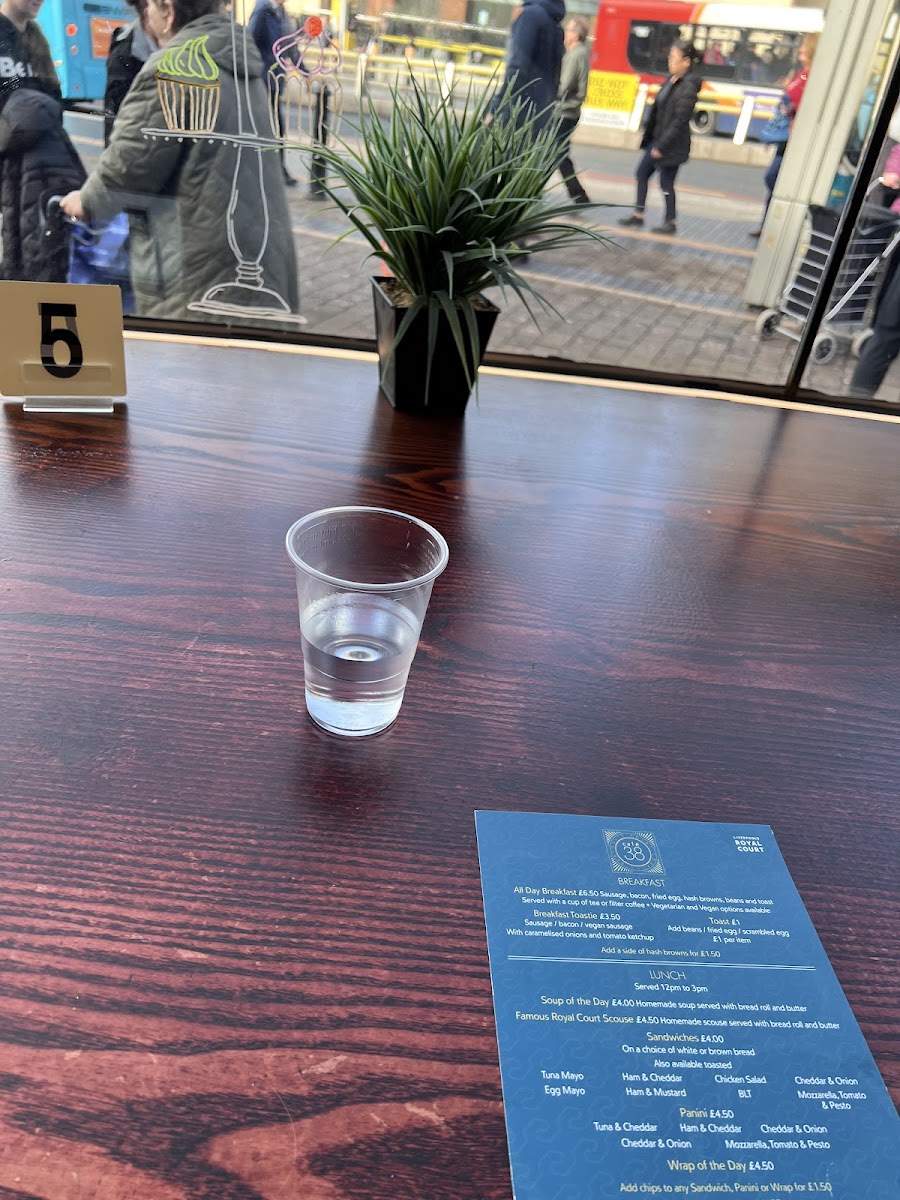 Queen Square - Food Court - 4