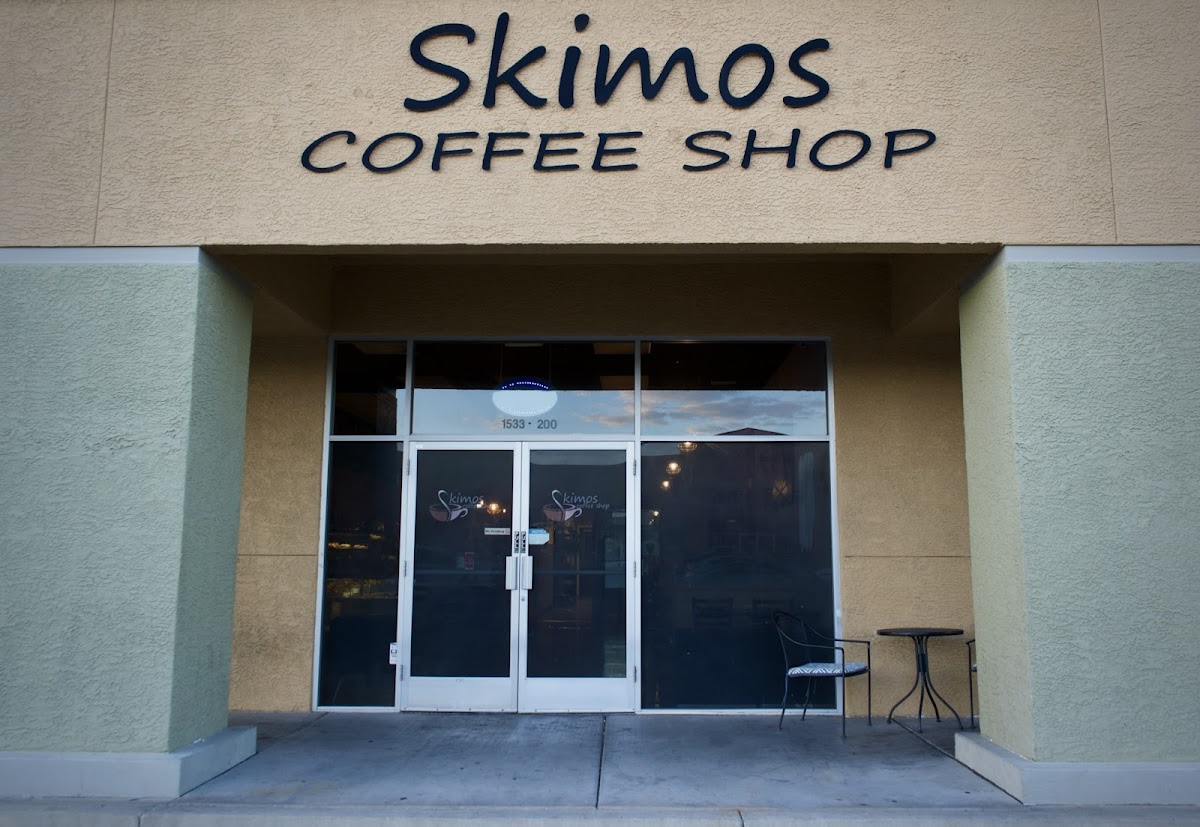Skimos Coffee Shop
