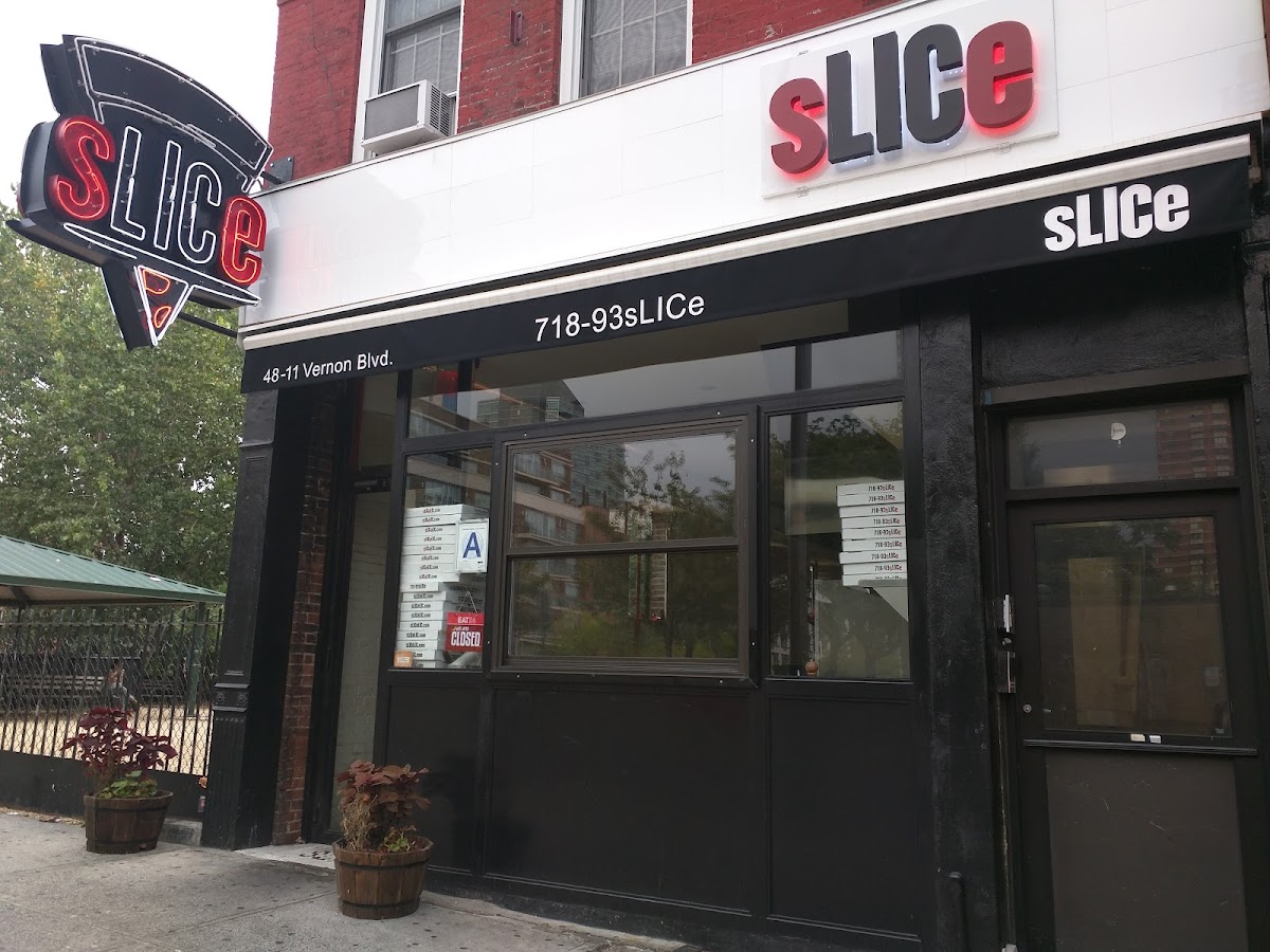 sLICe LIC Pizzeria