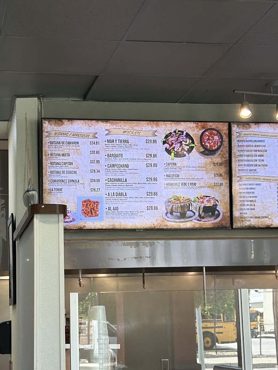 Mariscos y Taqueria El Capitan - 9