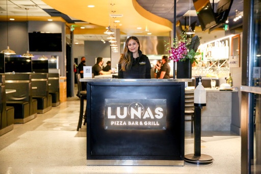 Lunas Bar & Grill