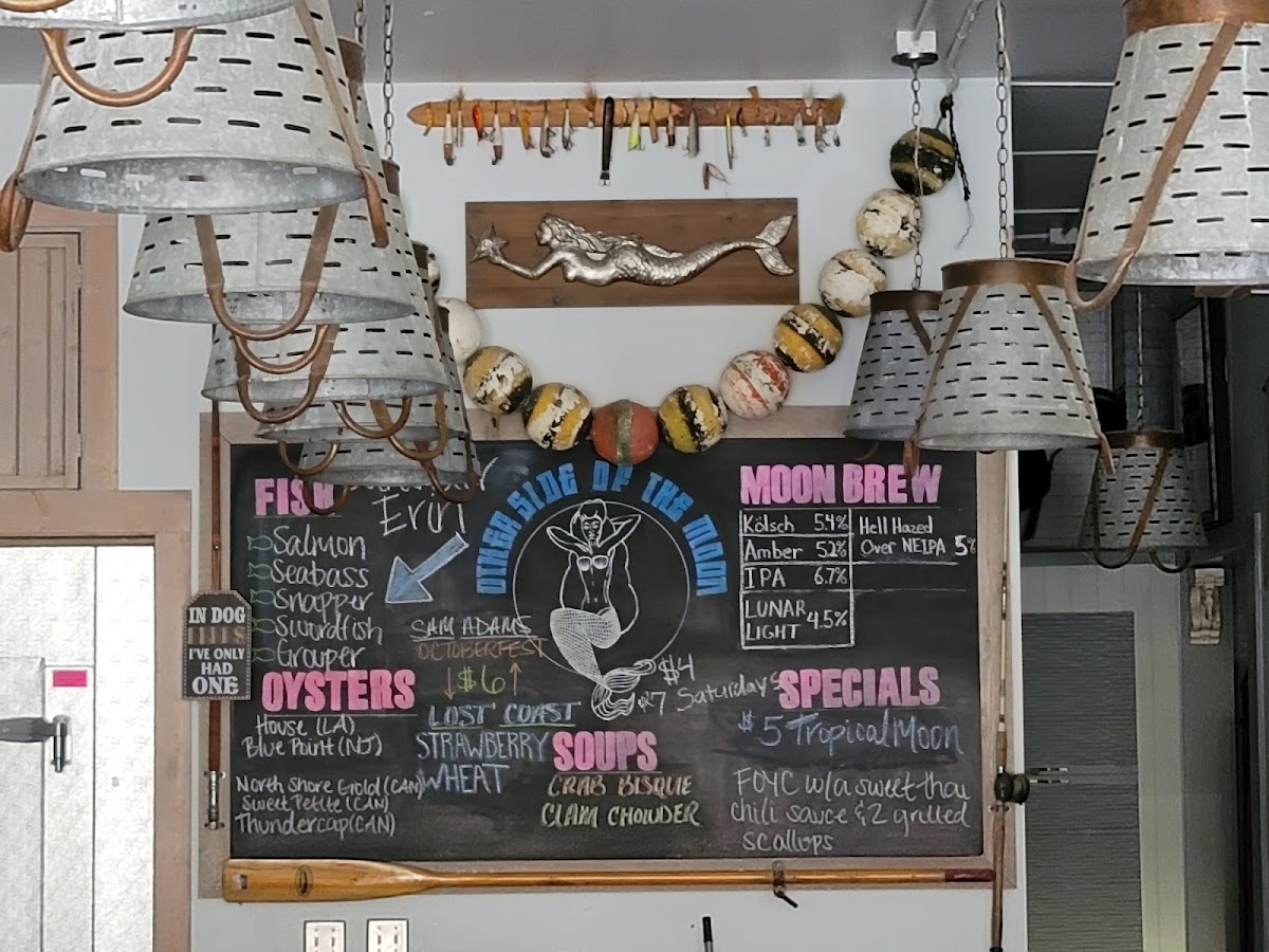 The Full Moon Oyster Bar - Jamestown - 4