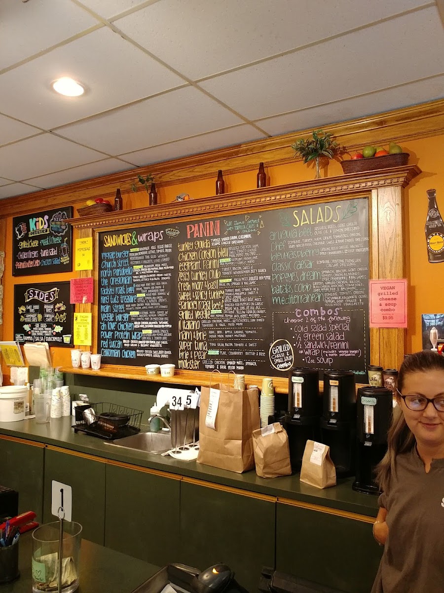 Batata Cafe & Grille - 8