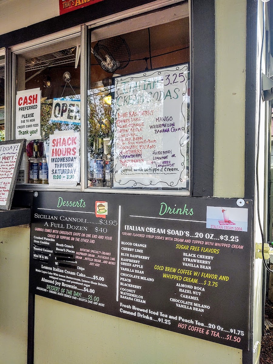 Italian Lady Of Pinetop Cannoli Shack & Kitchen - 2