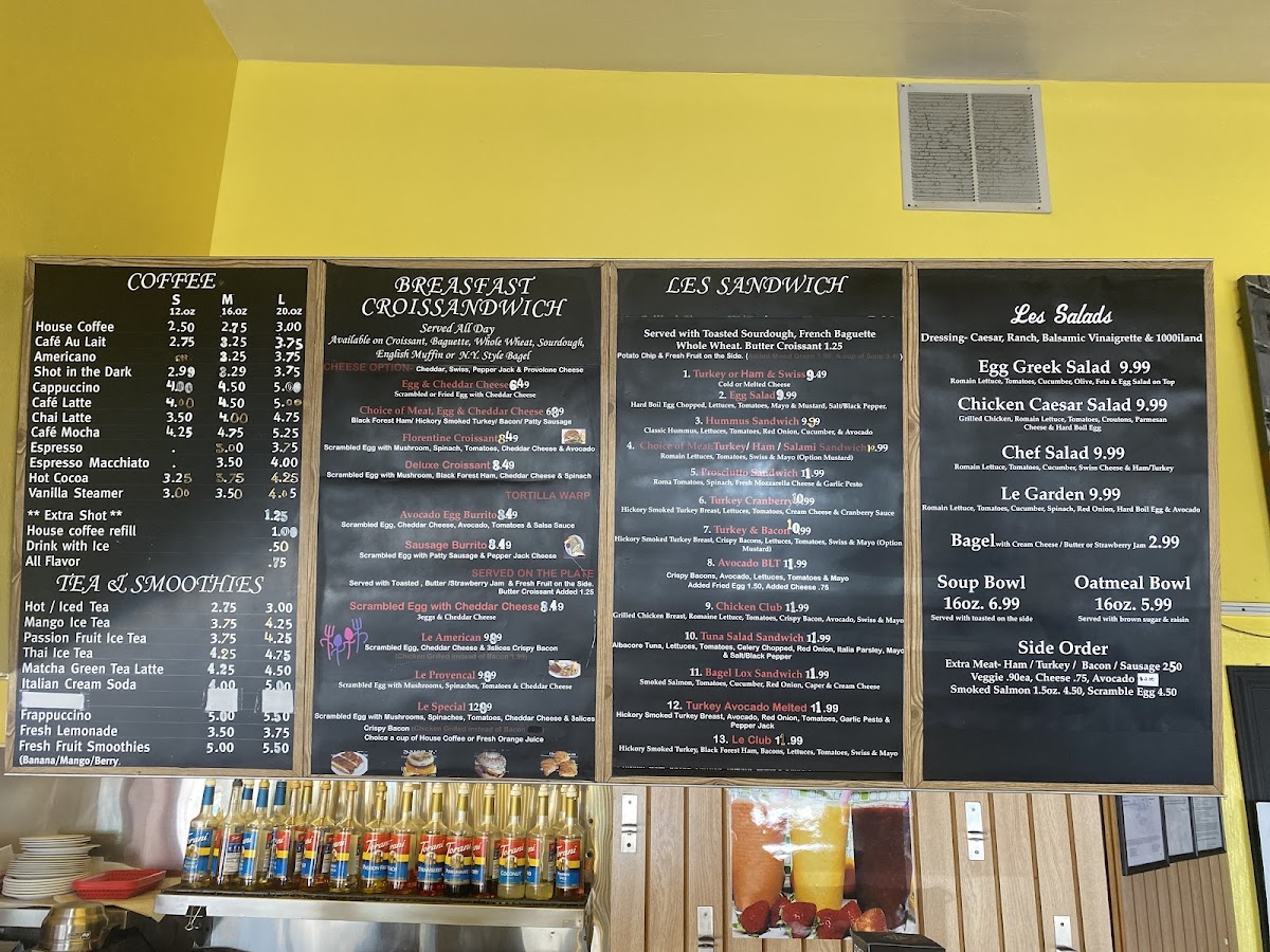 Le Croissant Cafe - 1