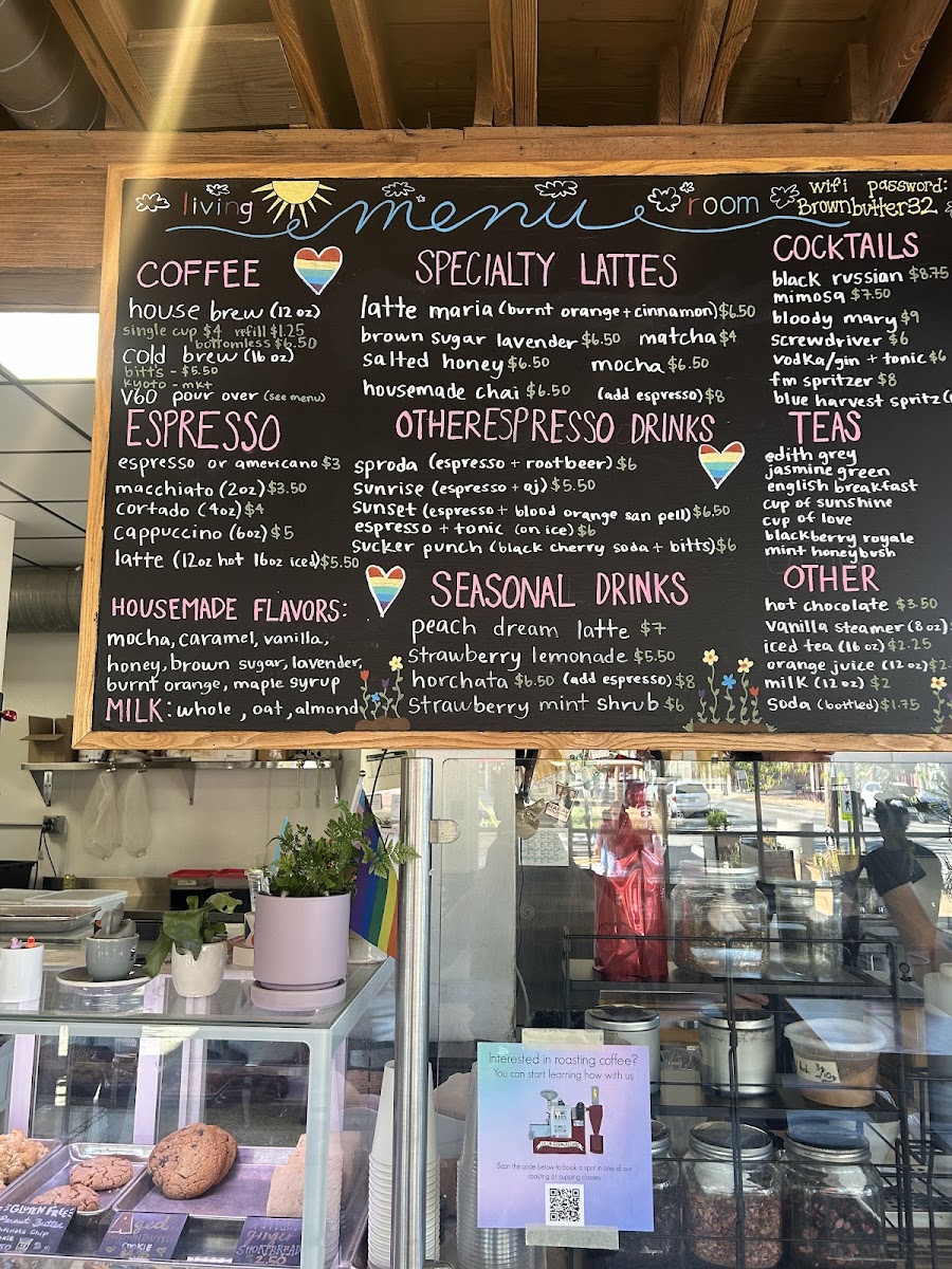 Living Room Coffee & Kitchen - 7