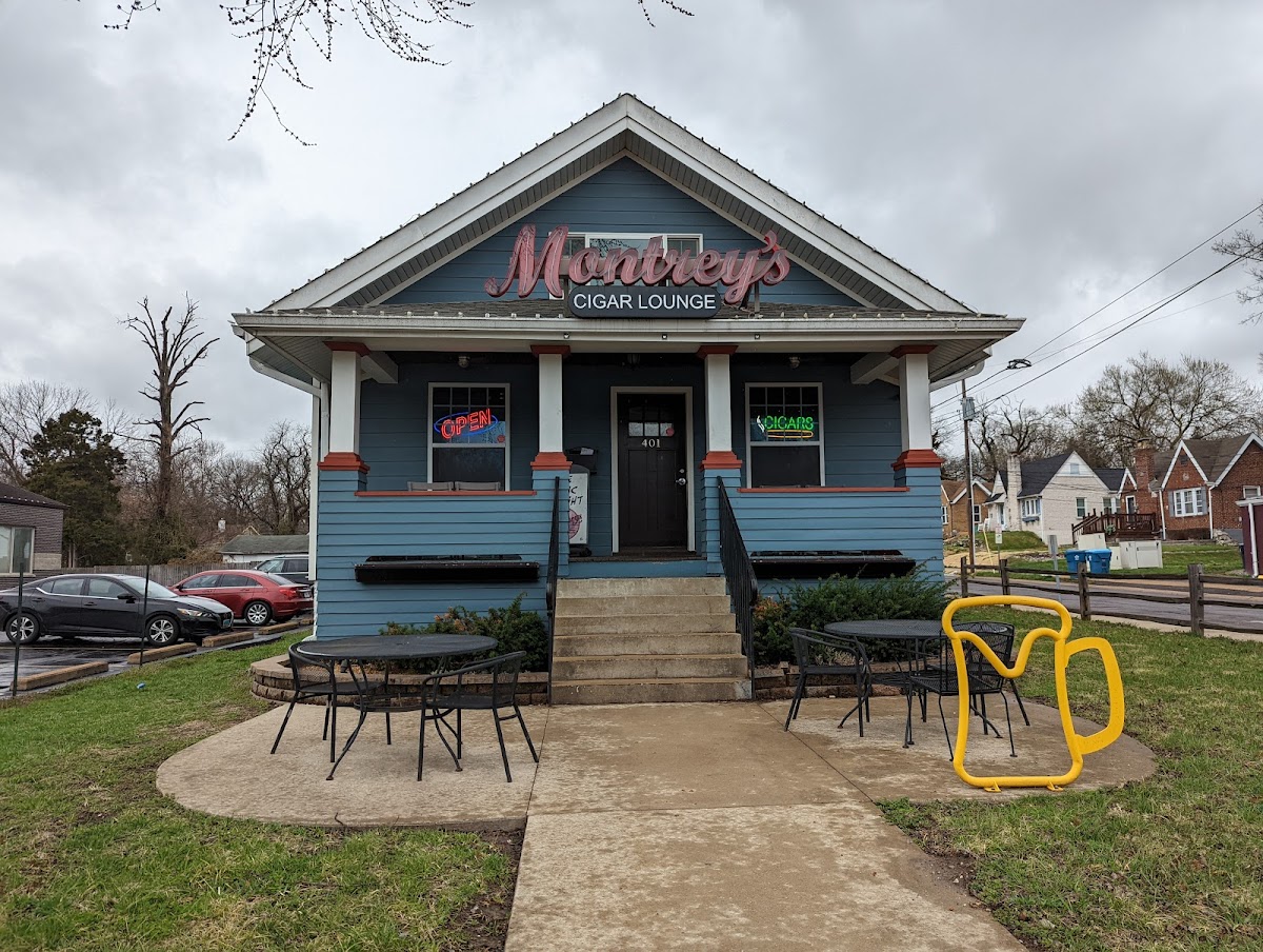 Montrey's Cigar Lounge