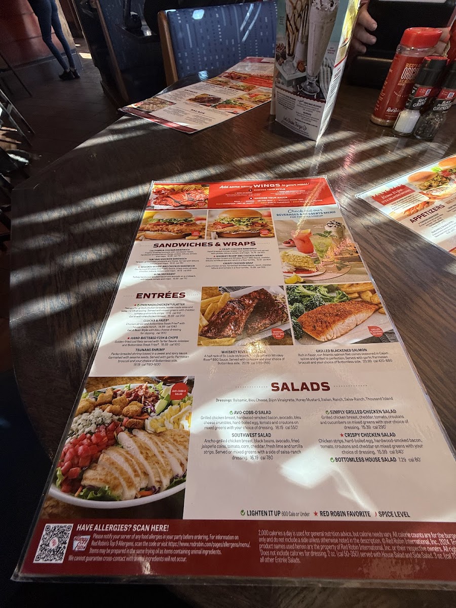 Red Robin Gourmet Burgers and Brews - 3