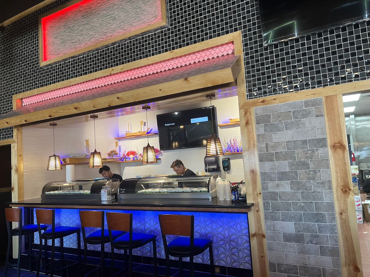 W & Z Asian Bistro & Sushi Bar