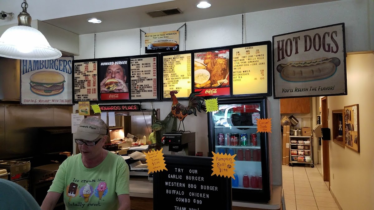 Howard's Place Restaurant - 4