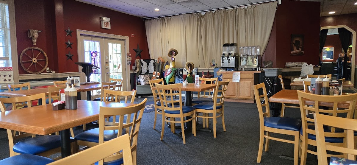 Laura's BBQ Waterfront Restaurant and Bar