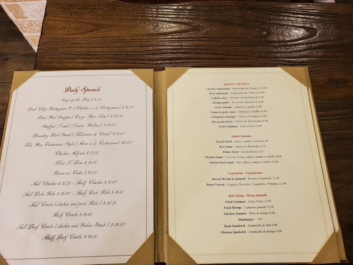 Costa's B.B.Q & Grill Restaurant - 9