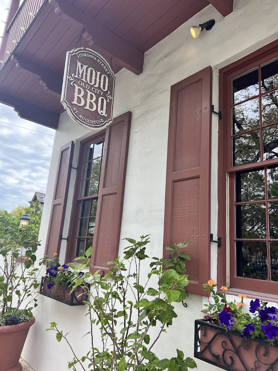Mojo Old City BBQ