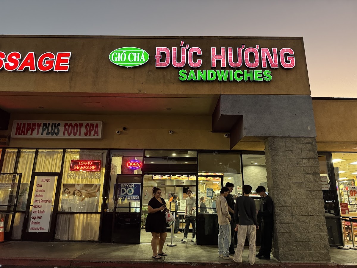 Duc Huong Sandwiches