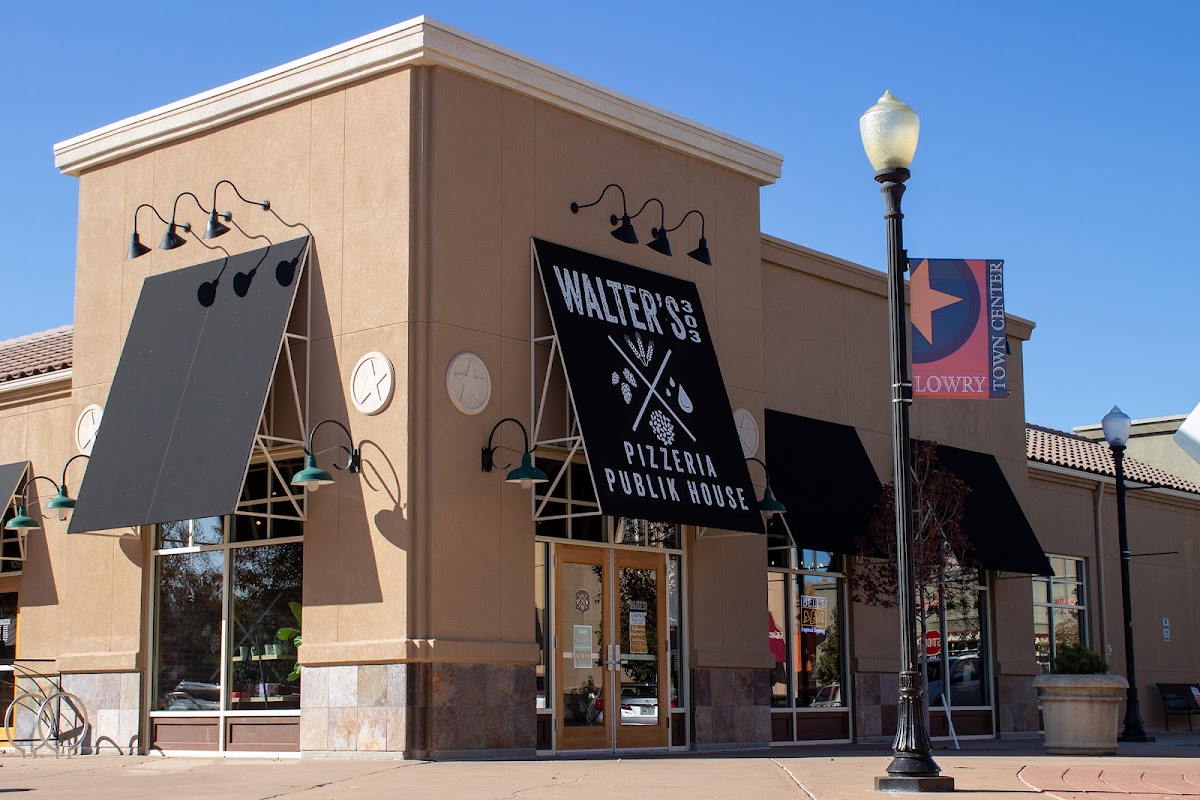 Walter's 303 Pizzeria & Publik House