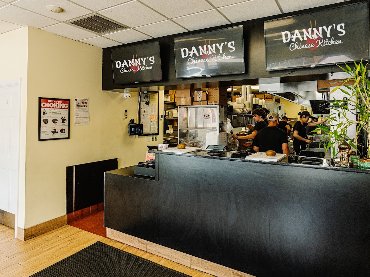 Danny's Chinese Kitchen - Bellmore