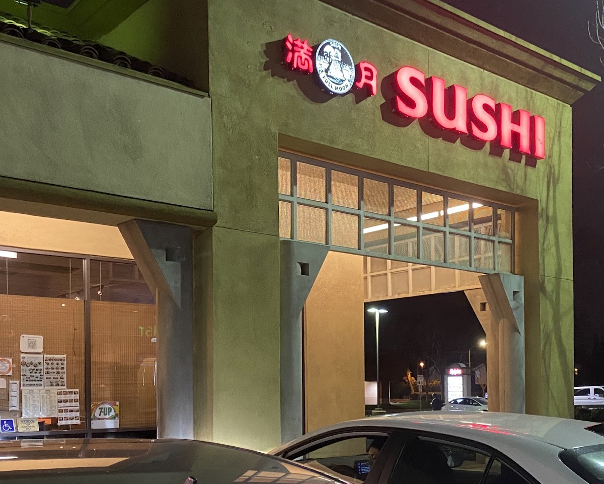 Full Moon Sushi