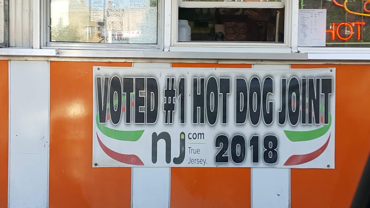 Tommy's Italian Sausage & Hot Dogs - 7