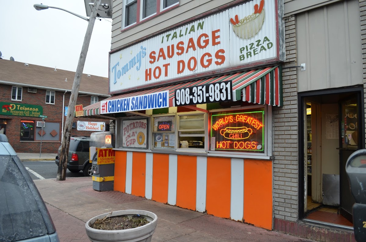 Tommy's Italian Sausage & Hot Dogs - 8