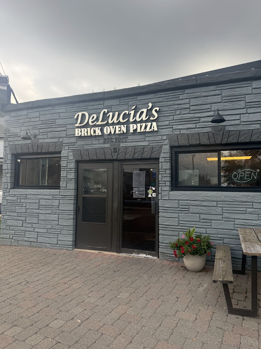 DeLucia's Brick Oven Pizza