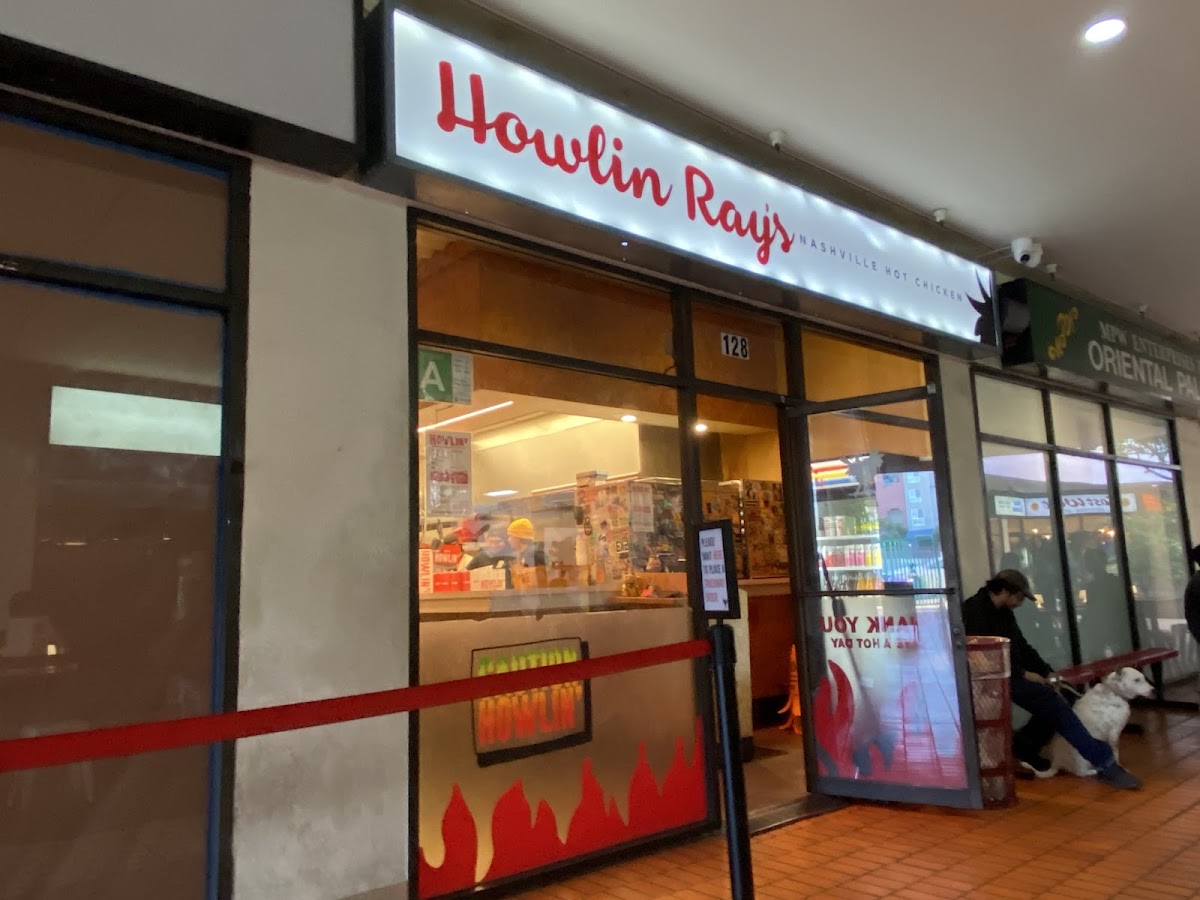 Howlin' Ray's Hot Chicken - Chinatown