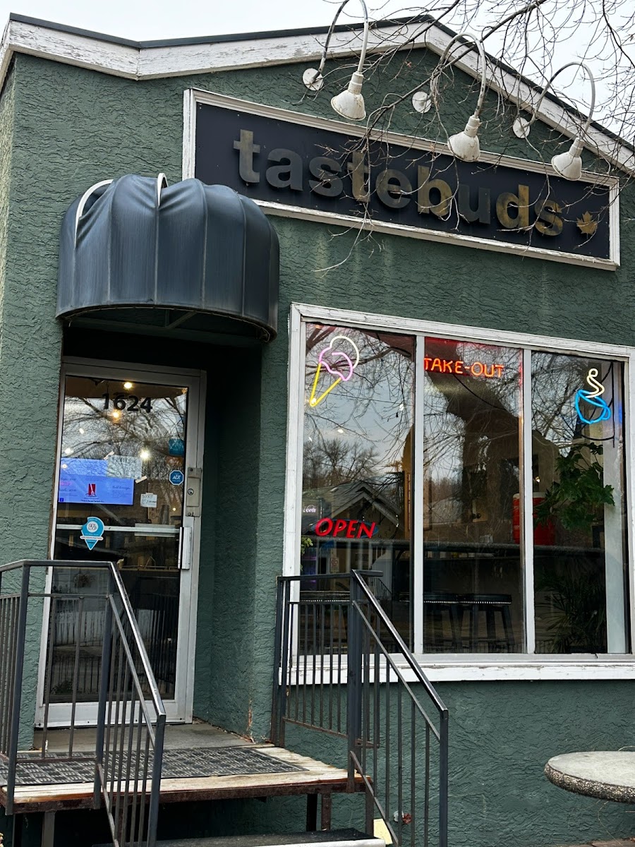 Tastebuds Cafe