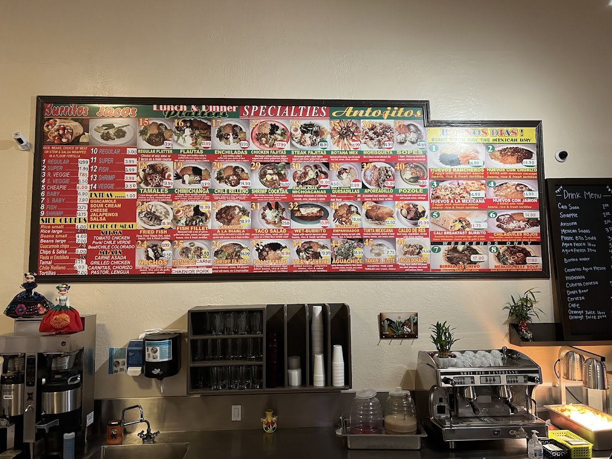 Las Palomas Taqueria - 10