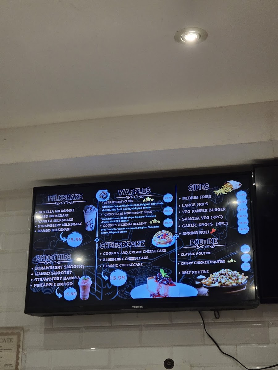 Almadina Bistro: Halal Pizzeria - 2