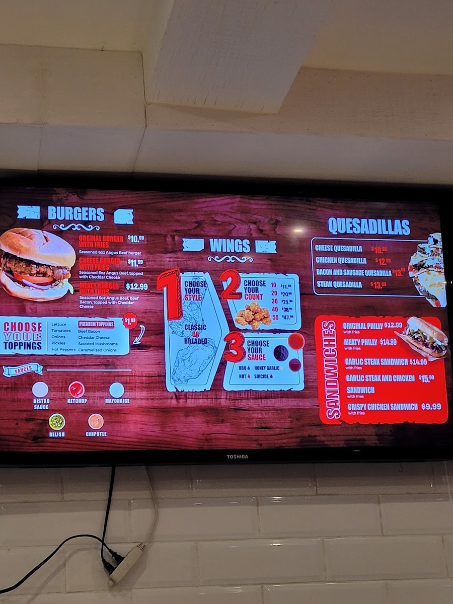 Almadina Bistro: Halal Pizzeria - 7