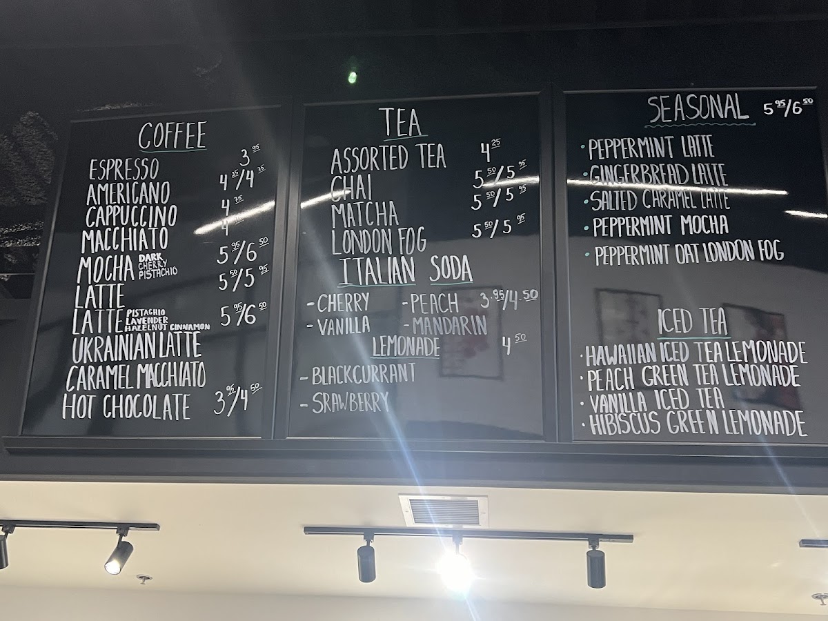 Malina Cafe and Bakery - 4