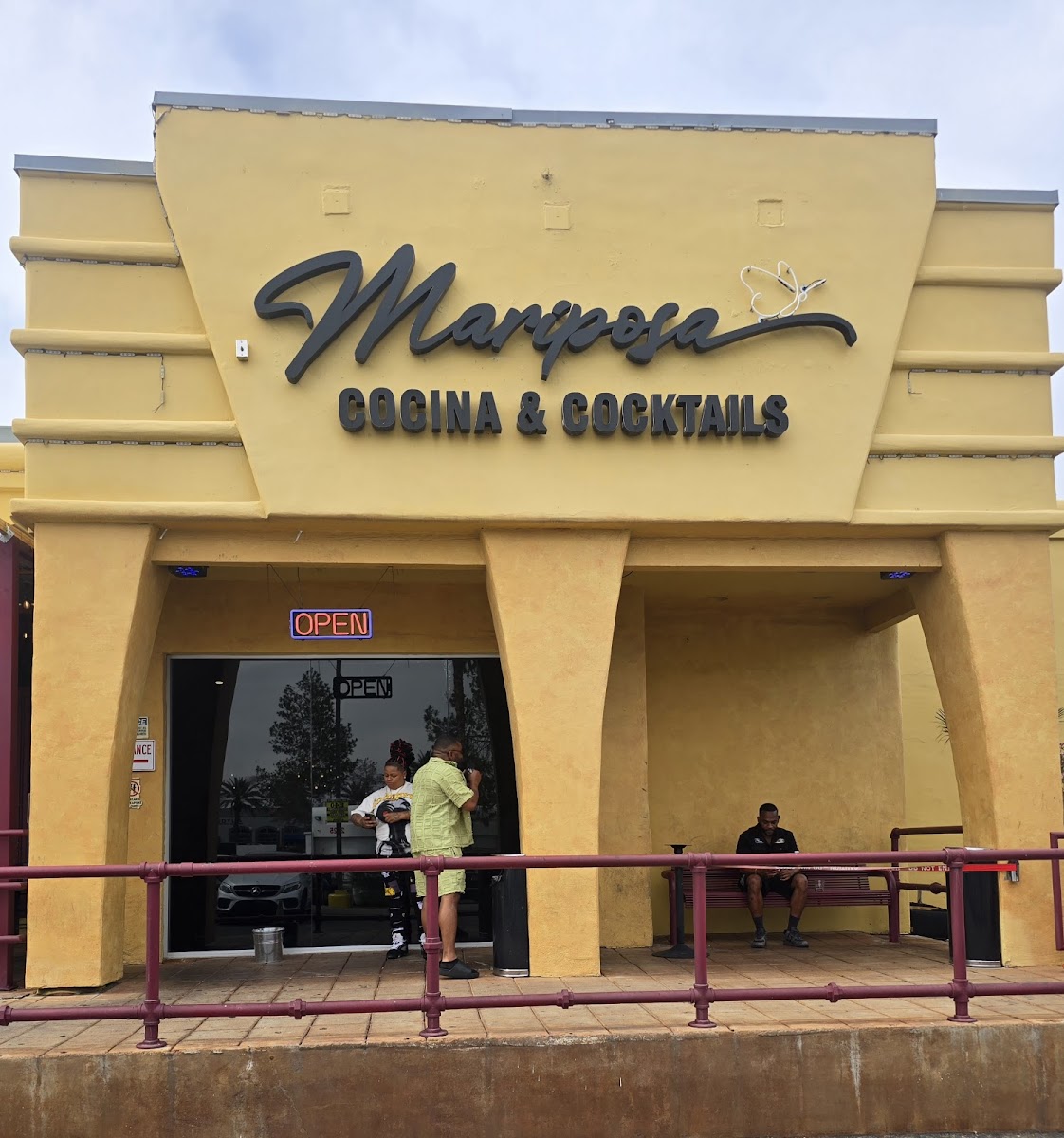 Mariposa Cocina & Cocktails