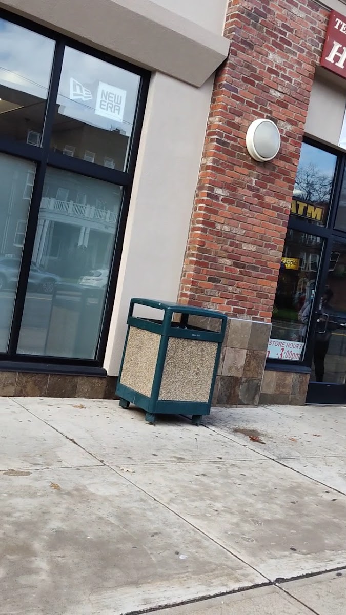 Teaneck Road Hot Bagels - 5