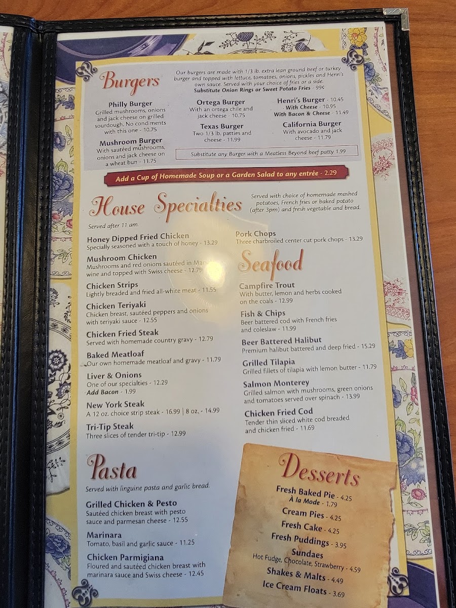 Henri's Restaurant - 6