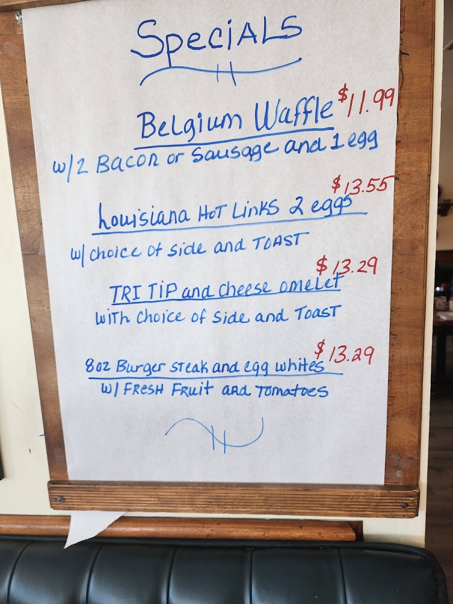 Henri's Restaurant - 7