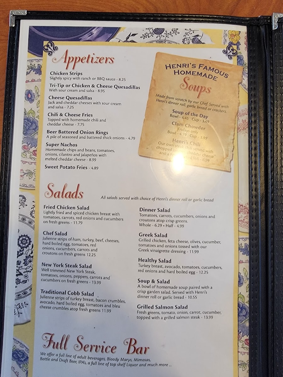 Henri's Restaurant - 8