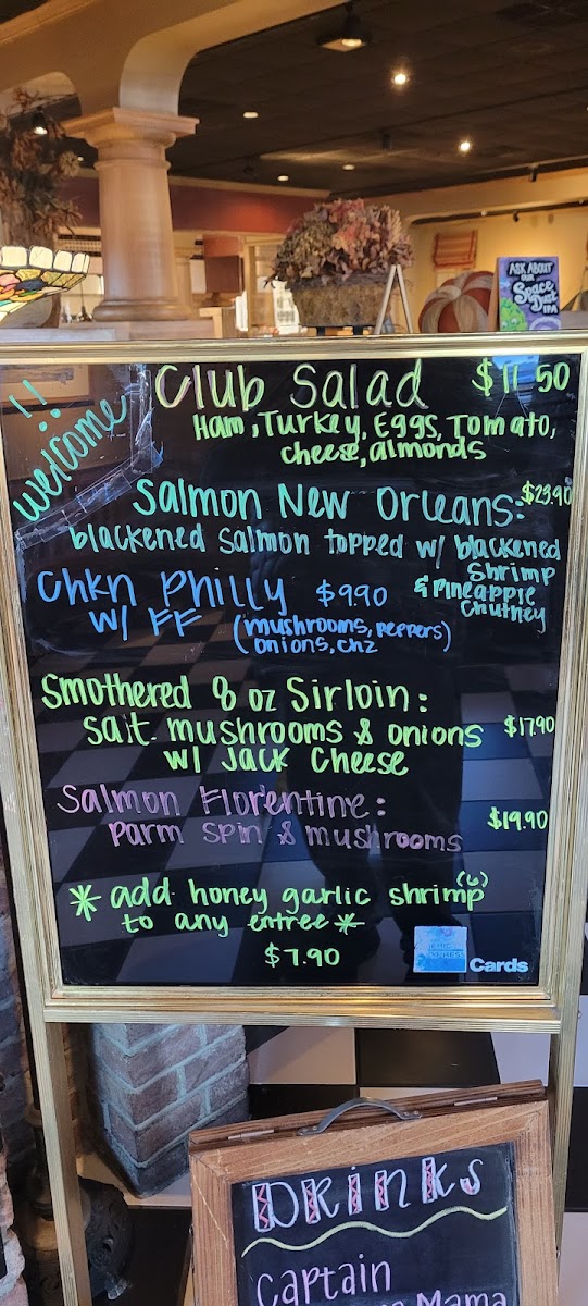 Tucker's Restaurant - 10