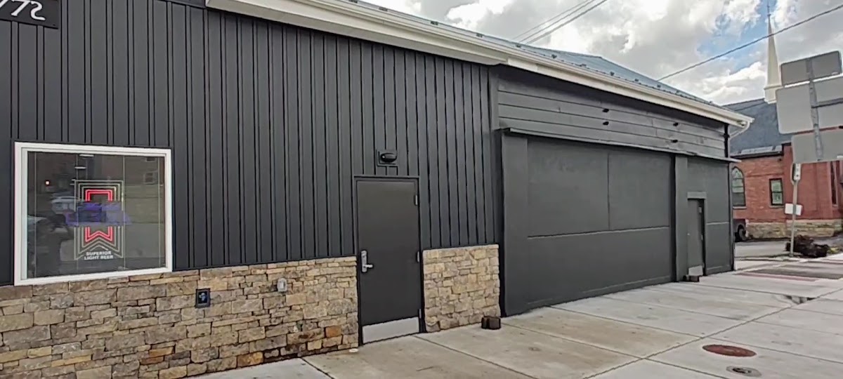 Mel's Restaurant & Lounge