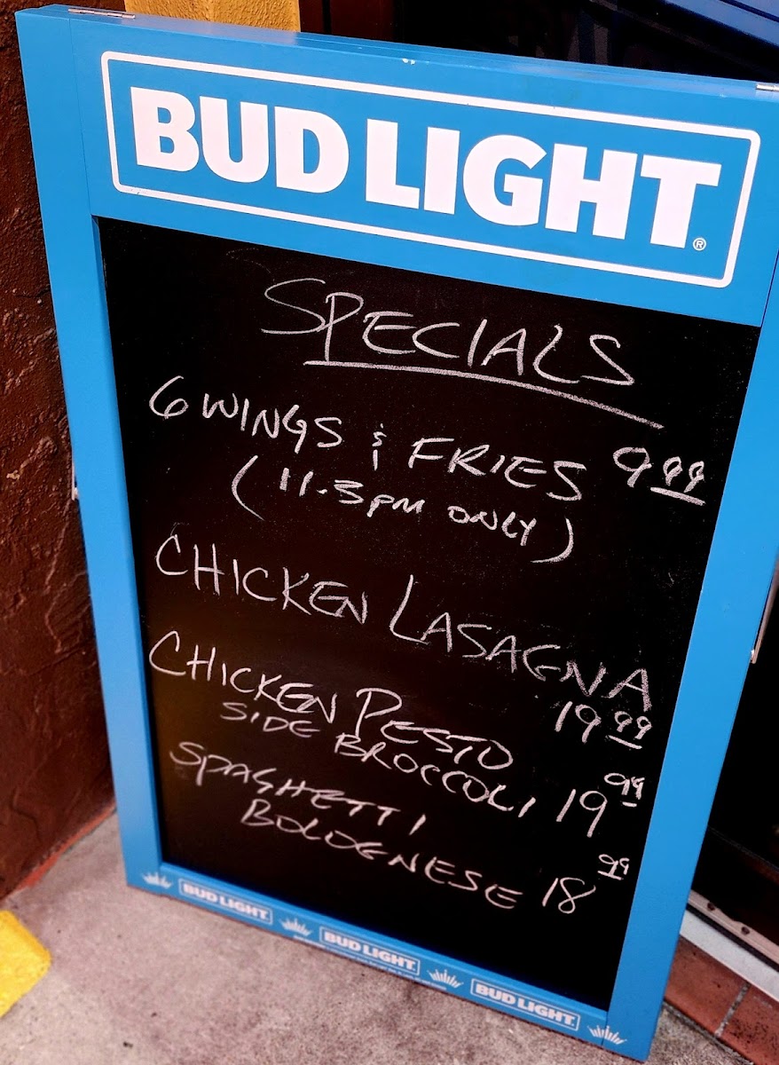 Leonis Pizzeria Bonita - 8