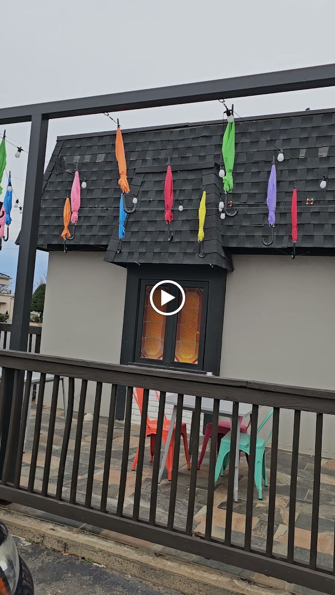 Tres Pesos Bar & Grill