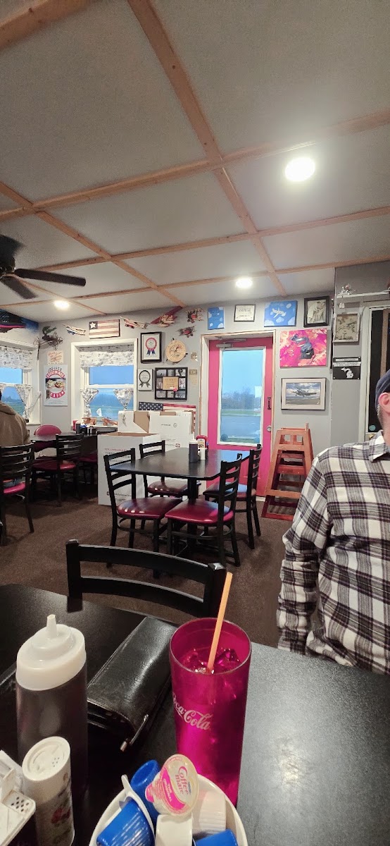 Joe-Lee's Crosswind Cafe