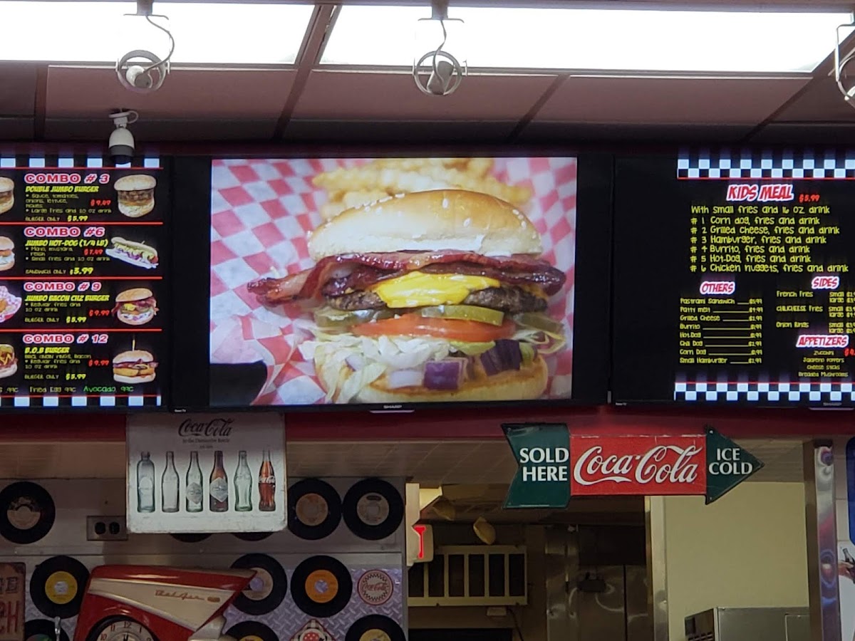 Triangle Drive In Burgers(Airport) - 9