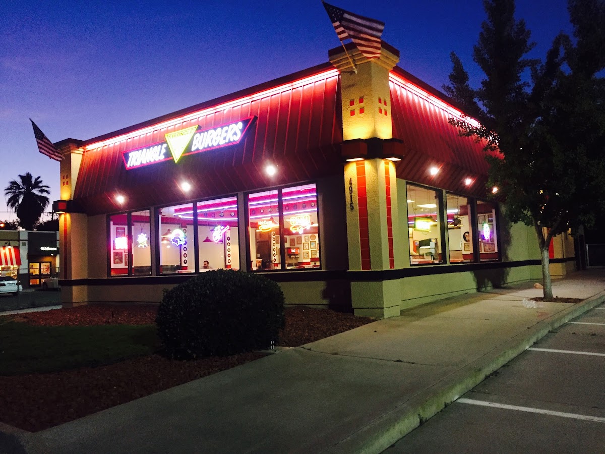 Triangle Drive In Burgers(Airport)