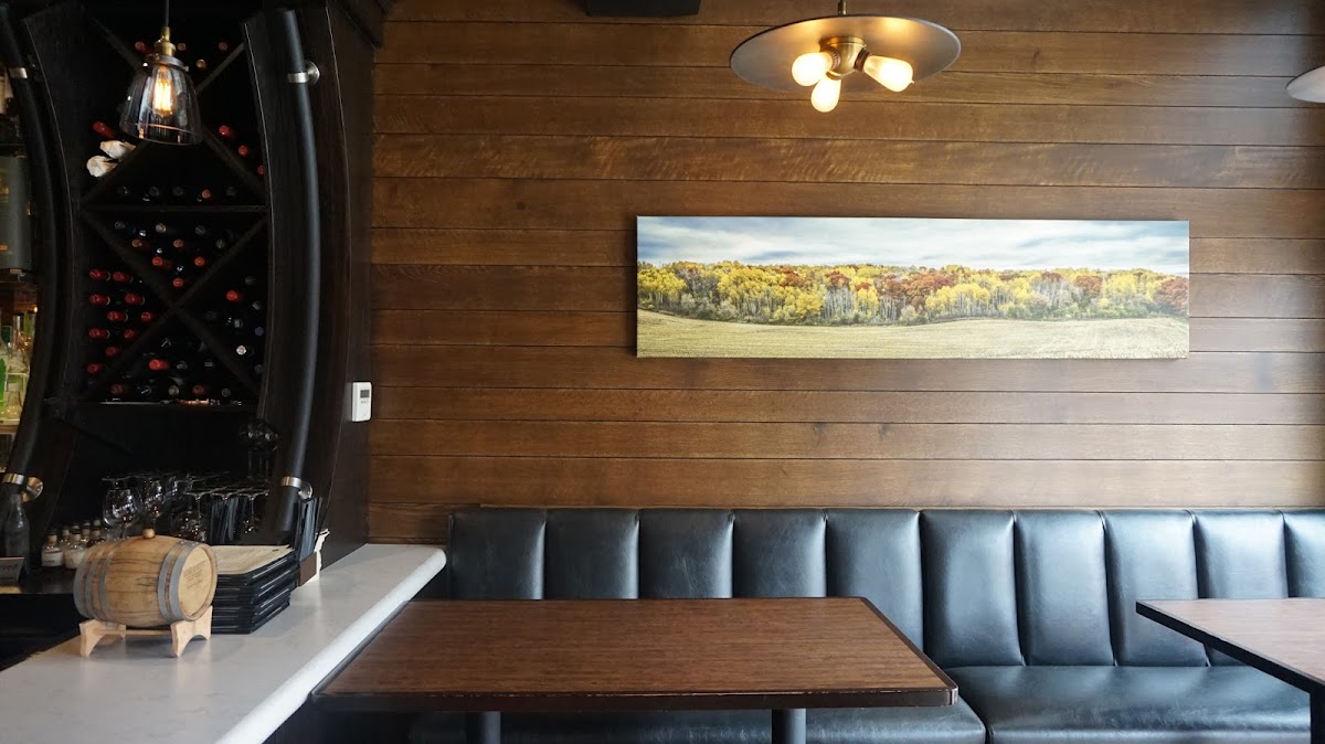 LoLo American Kitchen and Craft Bar