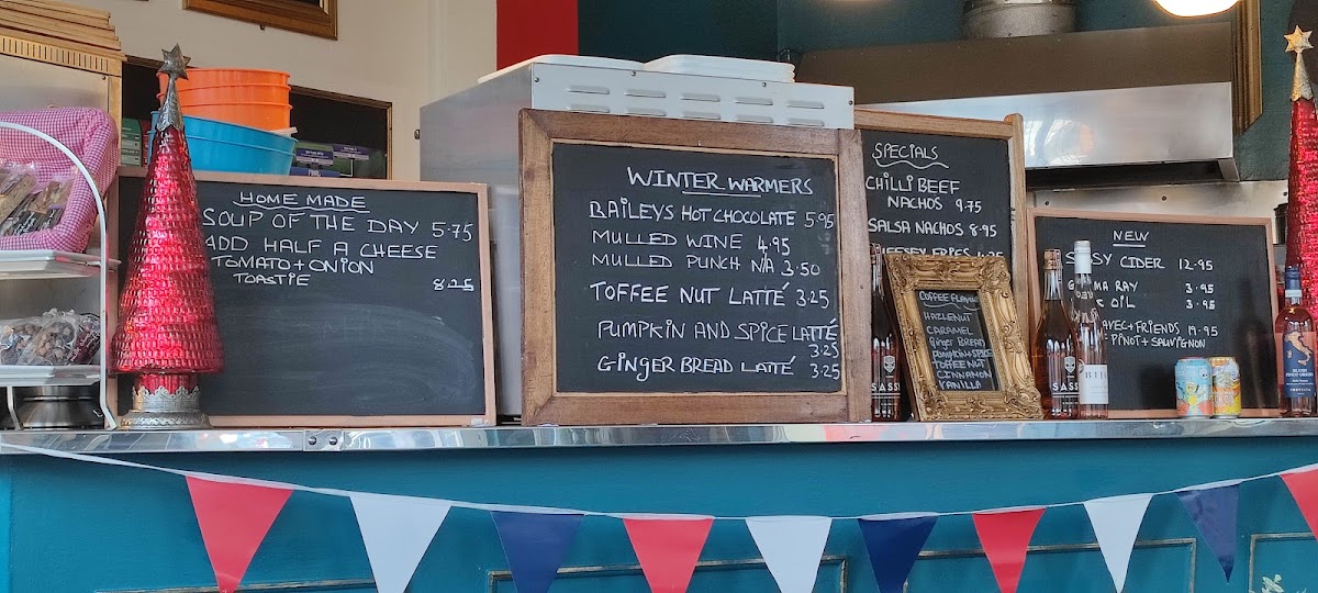 Django's Cafe Bar - 3