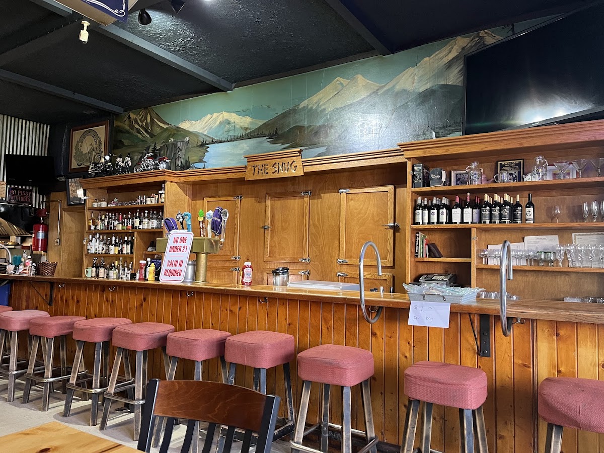 The Snug Bar & Grill