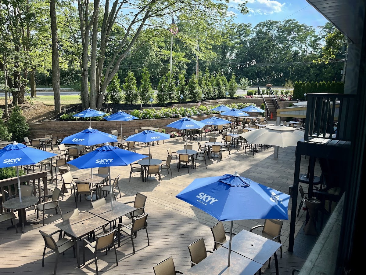 MJ's at Buttonwood Manor